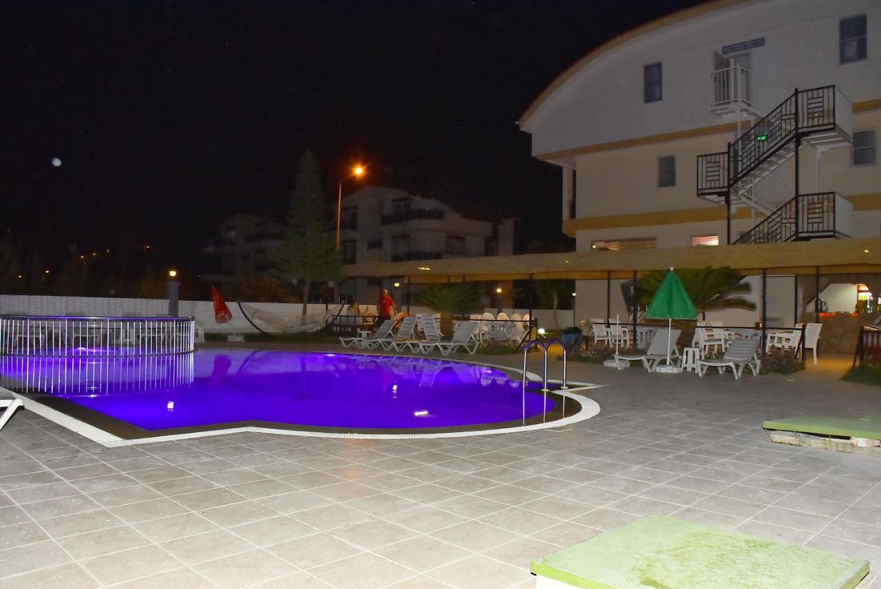 Nora Suit Hotel Side Luaran gambar
